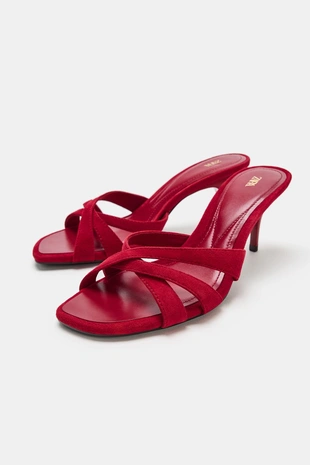 Кожаные босоножки на каблуке- Заказать в России