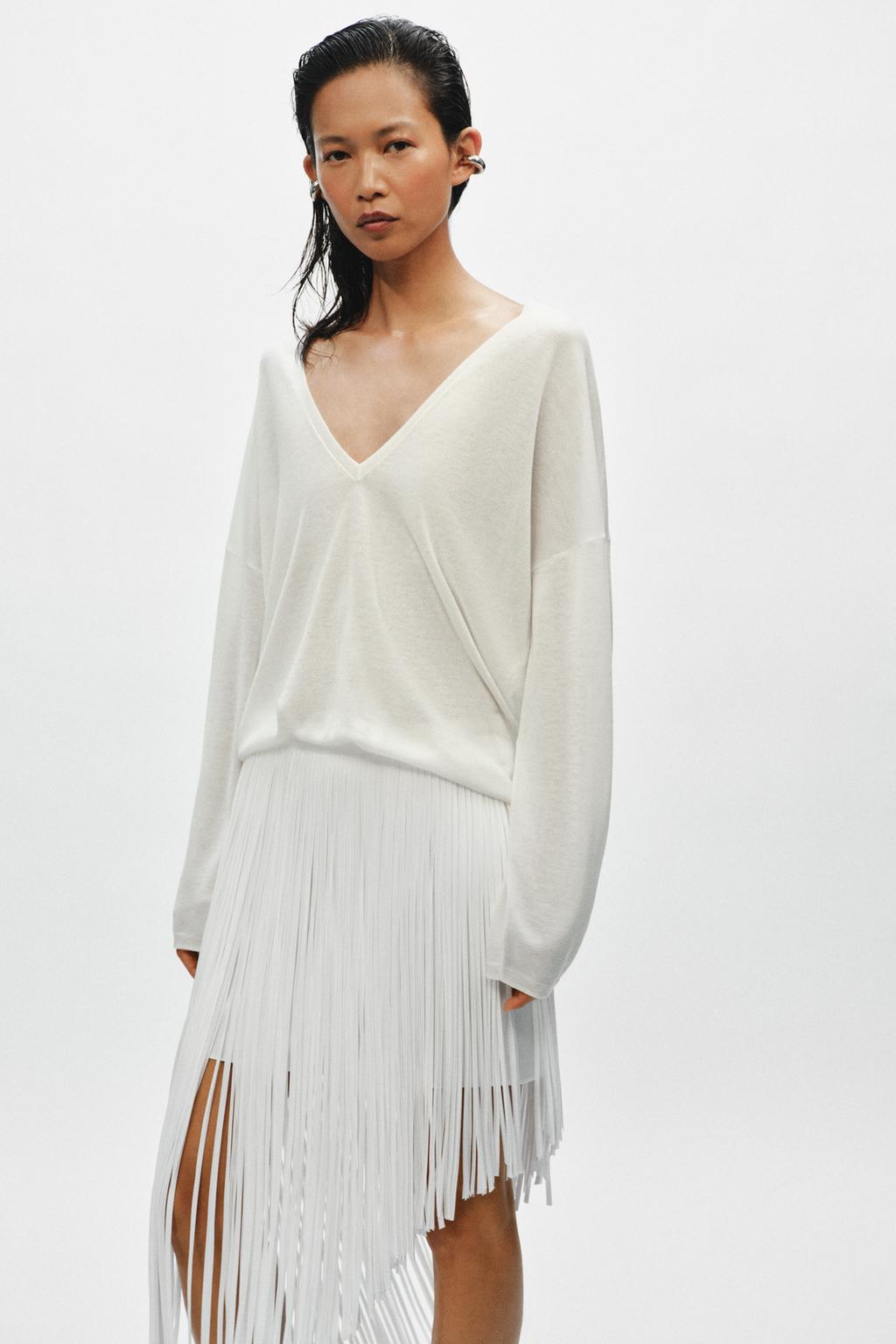 ДЖЕМПЕР ИЗ ТОНКОГО ТРИКОТАЖА С V-ОБРАЗНЫМ ВЫРЕЗОМ