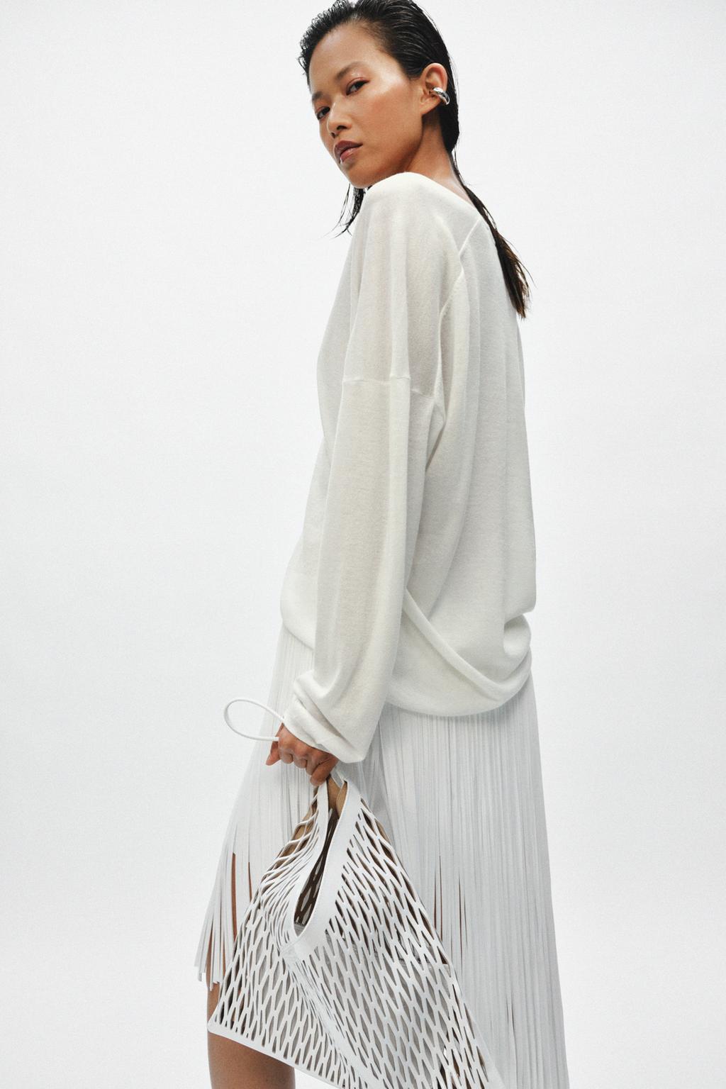 ДЖЕМПЕР ИЗ ТОНКОГО ТРИКОТАЖА С V-ОБРАЗНЫМ ВЫРЕЗОМ