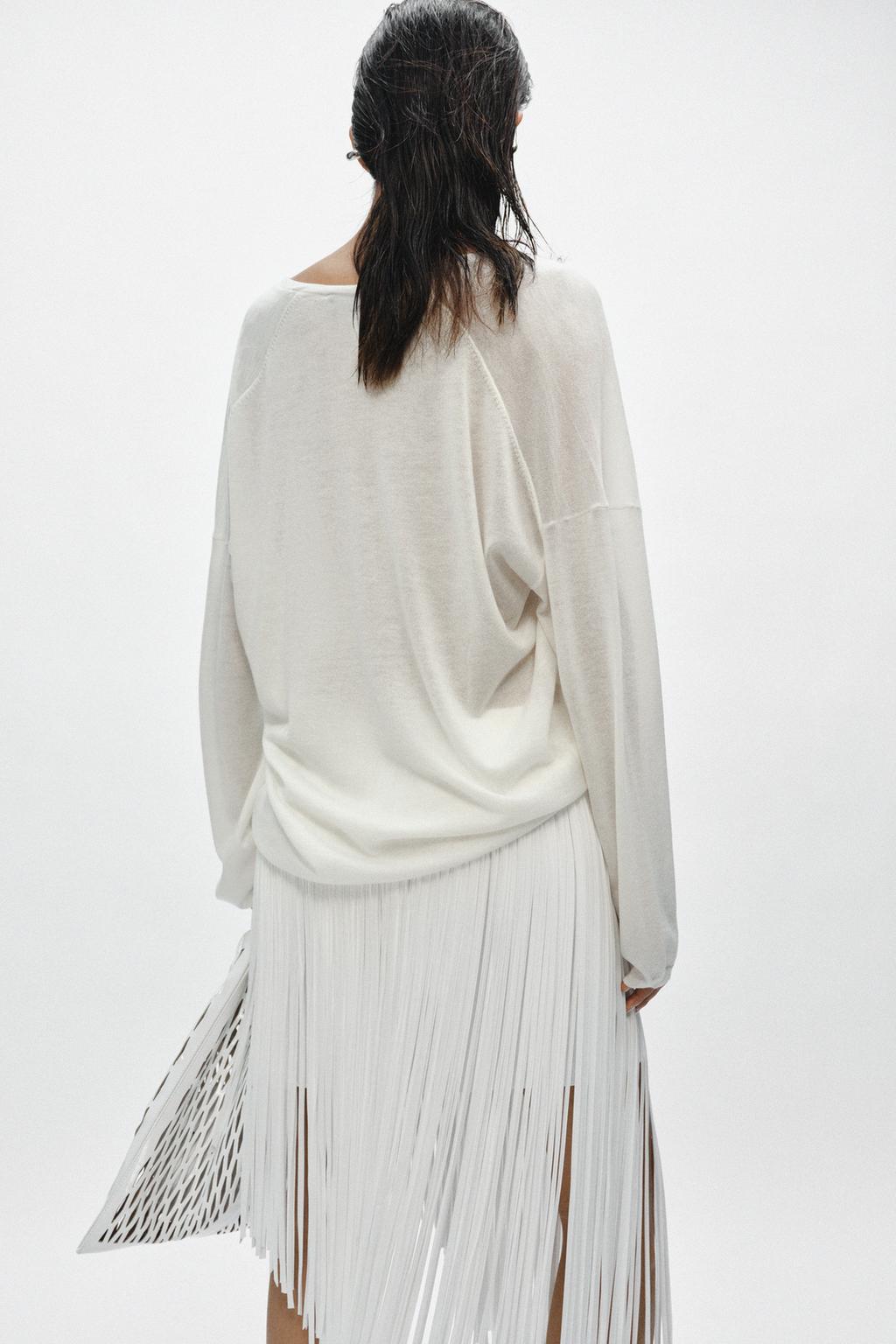 ДЖЕМПЕР ИЗ ТОНКОГО ТРИКОТАЖА С V-ОБРАЗНЫМ ВЫРЕЗОМ