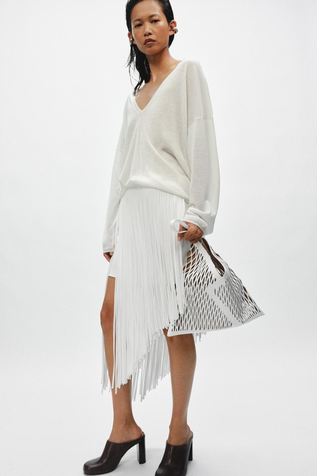 ДЖЕМПЕР ИЗ ТОНКОГО ТРИКОТАЖА С V-ОБРАЗНЫМ ВЫРЕЗОМ