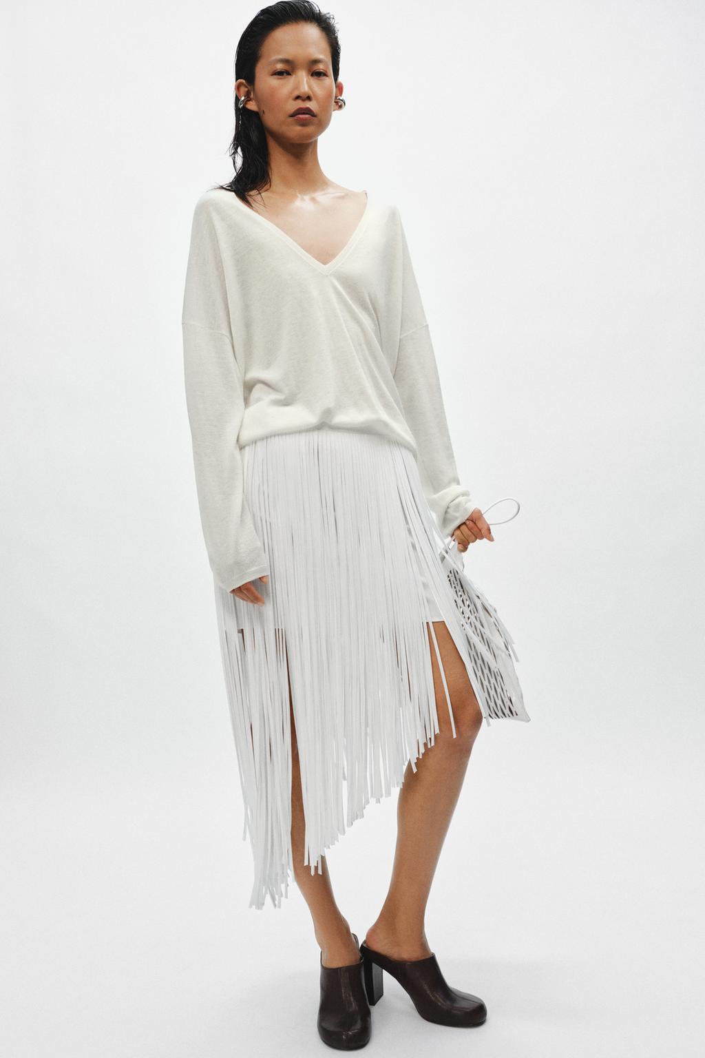 ДЖЕМПЕР ИЗ ТОНКОГО ТРИКОТАЖА С V-ОБРАЗНЫМ ВЫРЕЗОМ