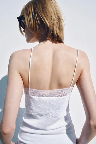 Топ в рубчик с кружевом