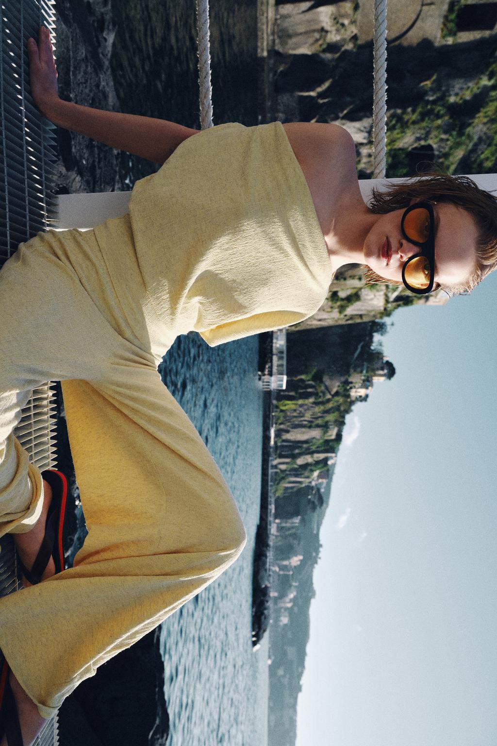 ТОП АСИММЕТРИЧНЫЙ ИЗ РЕЛЬЕФНОЙ ТКАНИ