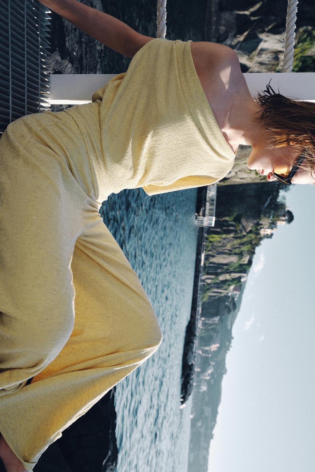 БРЮКИ ПРЯМОГО КРОЯ ИЗ РЕЛЬЕФНОЙ ТКАНИ