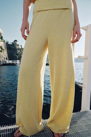 Брюки прямого кроя из рельефной ткани- Заказать в России