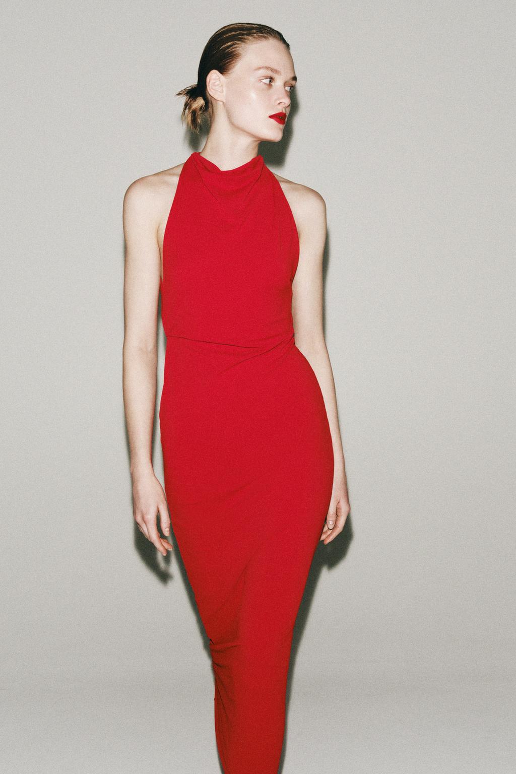 ДЛИННОЕ ПЛАТЬЕ С ГОРЛОВИНОЙ ХАЛТЕР