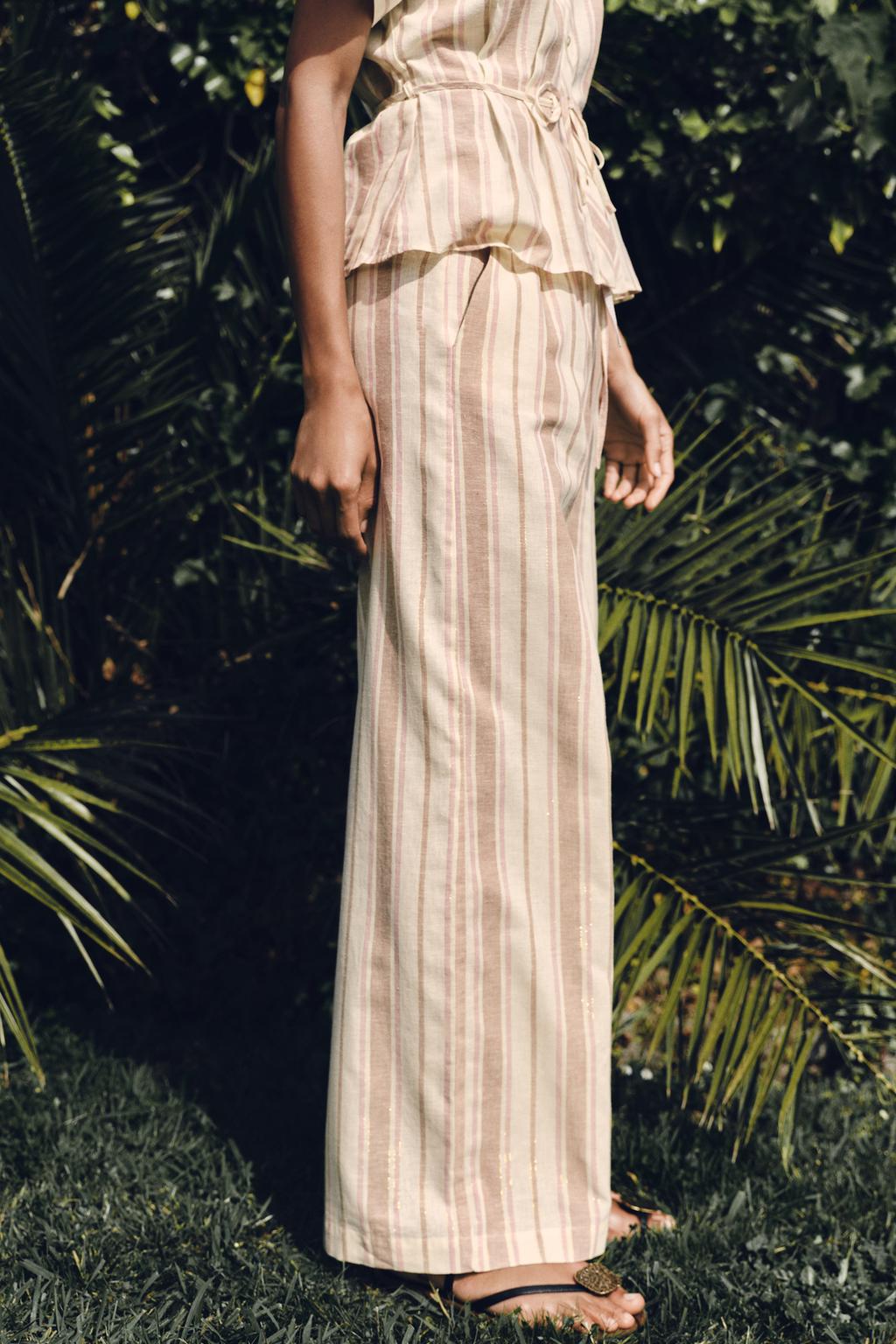 ШИРОКИЕ БРЮКИ В ПОЛОСКУ С МЕТАЛЛИЗИРОВАННОЙ НИТЬЮ