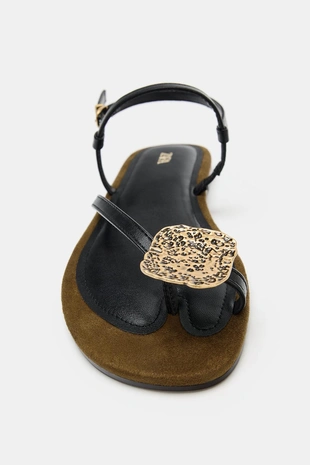 Сандалии с металлической деталью- Заказать в России