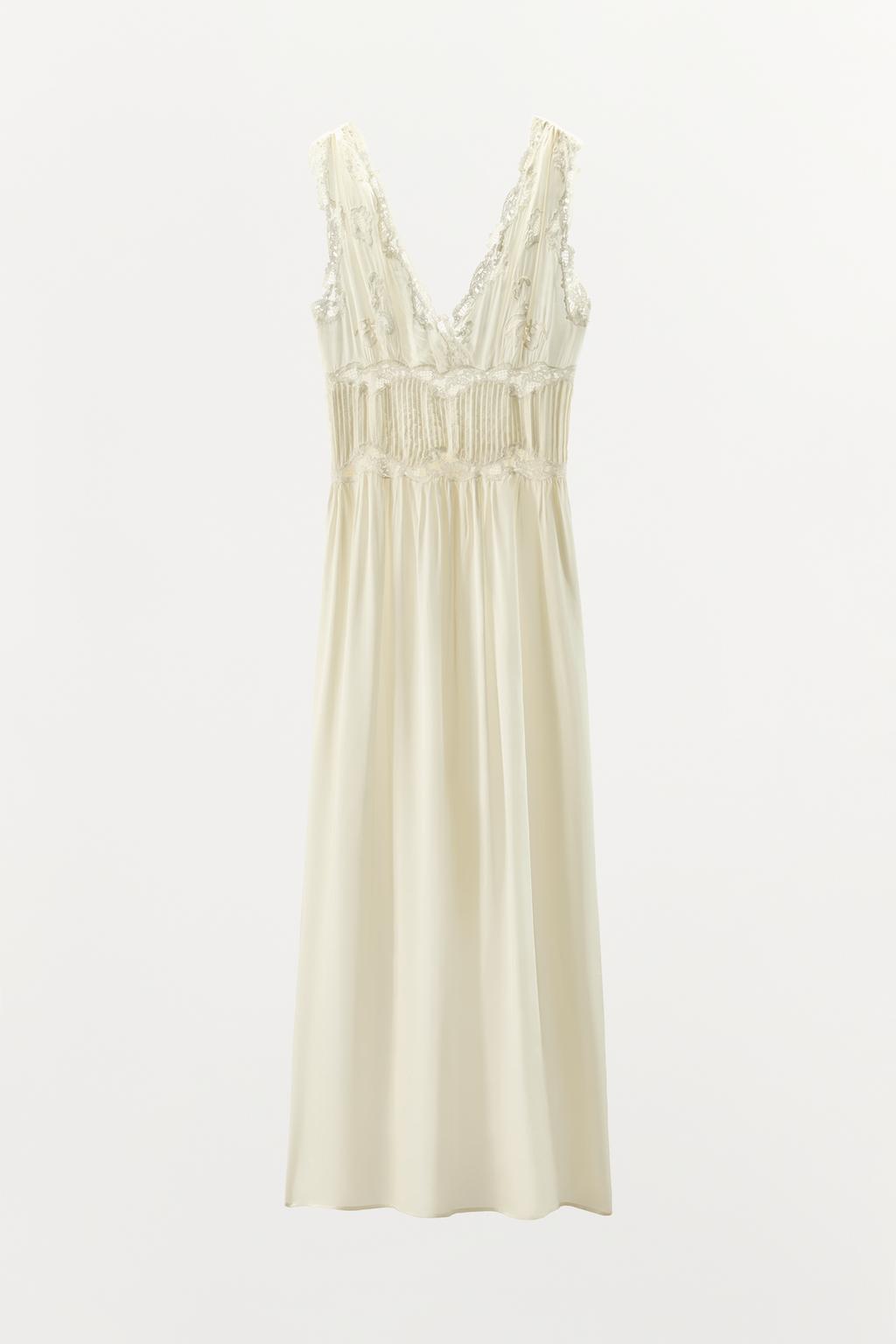 АТЛАСНОЕ ПЛАТЬЕ СО СКЛАДКАМИ И КРУЖЕВОМ — LIMITED EDITION