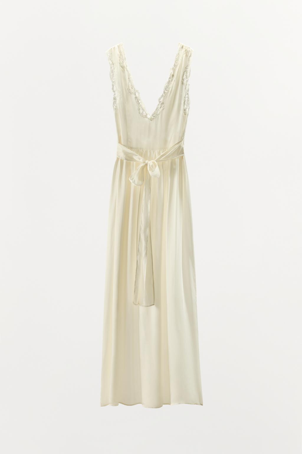 АТЛАСНОЕ ПЛАТЬЕ СО СКЛАДКАМИ И КРУЖЕВОМ — LIMITED EDITION