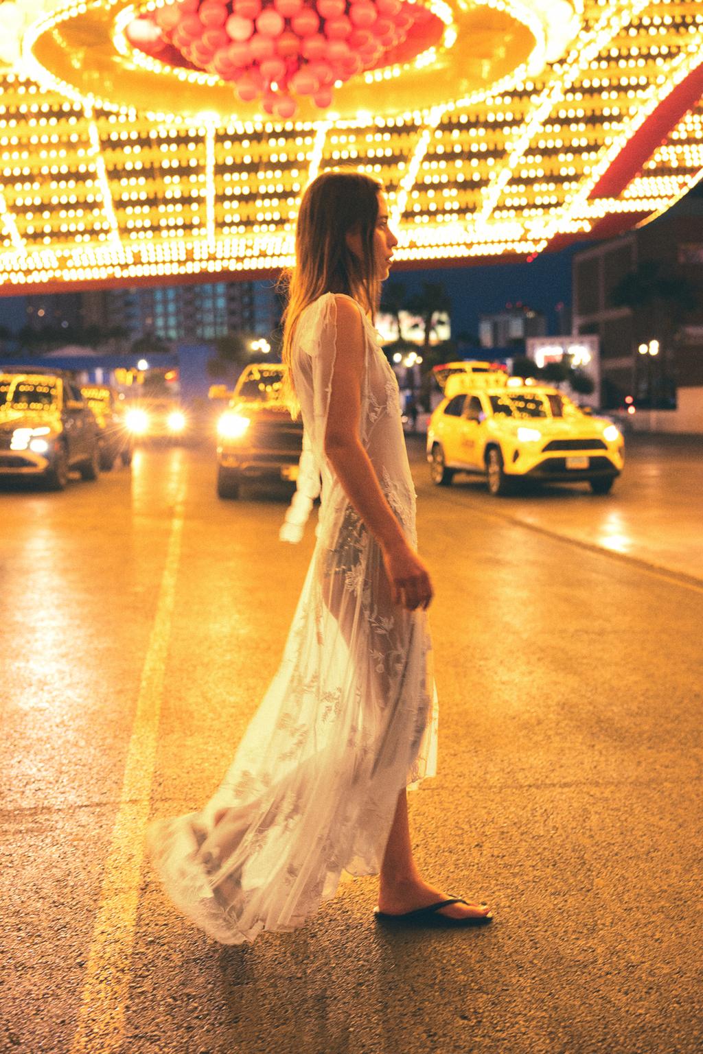 ПЛАТЬЕ ИЗ ЖОРЖЕТА С ЦВЕТОЧНОЙ ВЫШИВКОЙ И БУСИНАМИ LIMITED EDITION