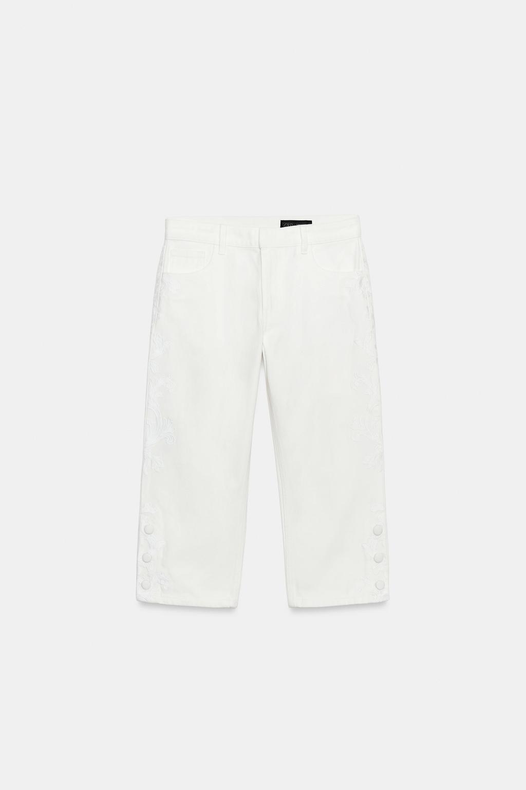 ДЖИНСЫ КАПРИ СО СРЕДНЕЙ ПОСАДКОЙ И ВЫШИВКОЙ — ZW COLLECTION