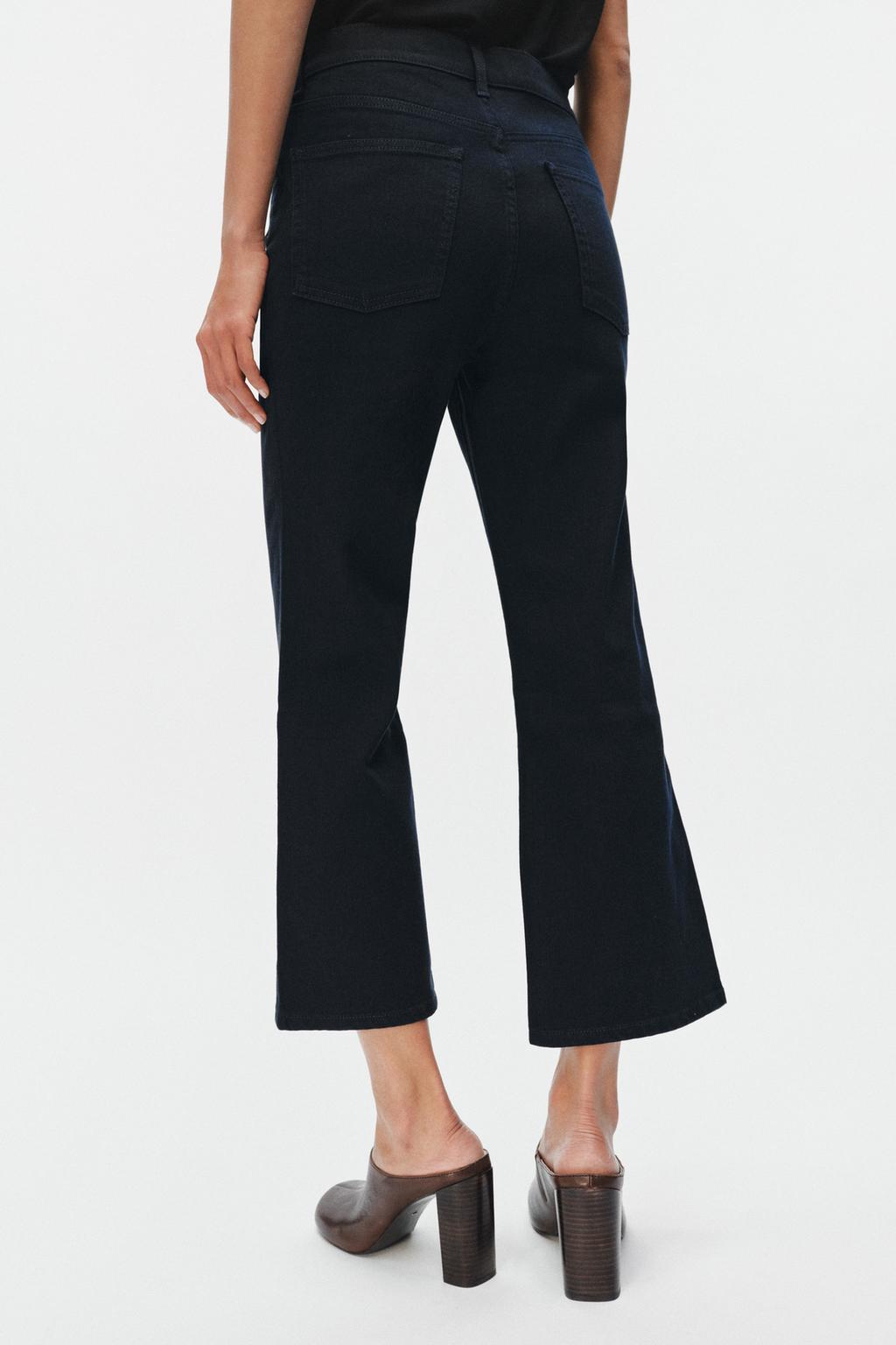 УКОРОЧЕННЫЕ ДЖИНСЫ-КЛЕШ СО СРЕДНЕЙ ПОСАДКОЙ — ZW COLLECTION