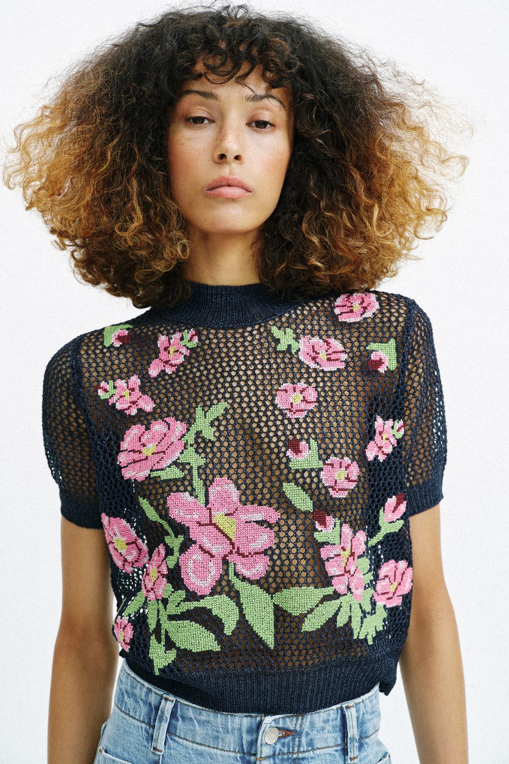 ТОП С ВЫШИТЫМИ ЦВЕТАМИ