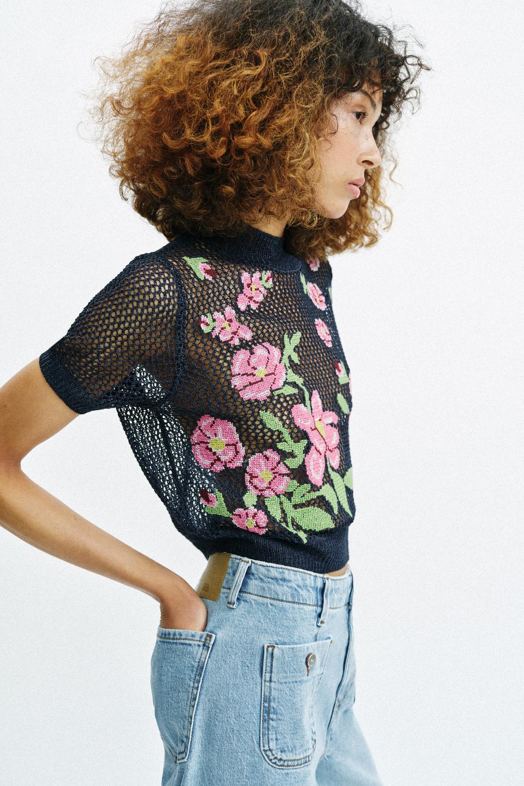 ТОП С ВЫШИТЫМИ ЦВЕТАМИ