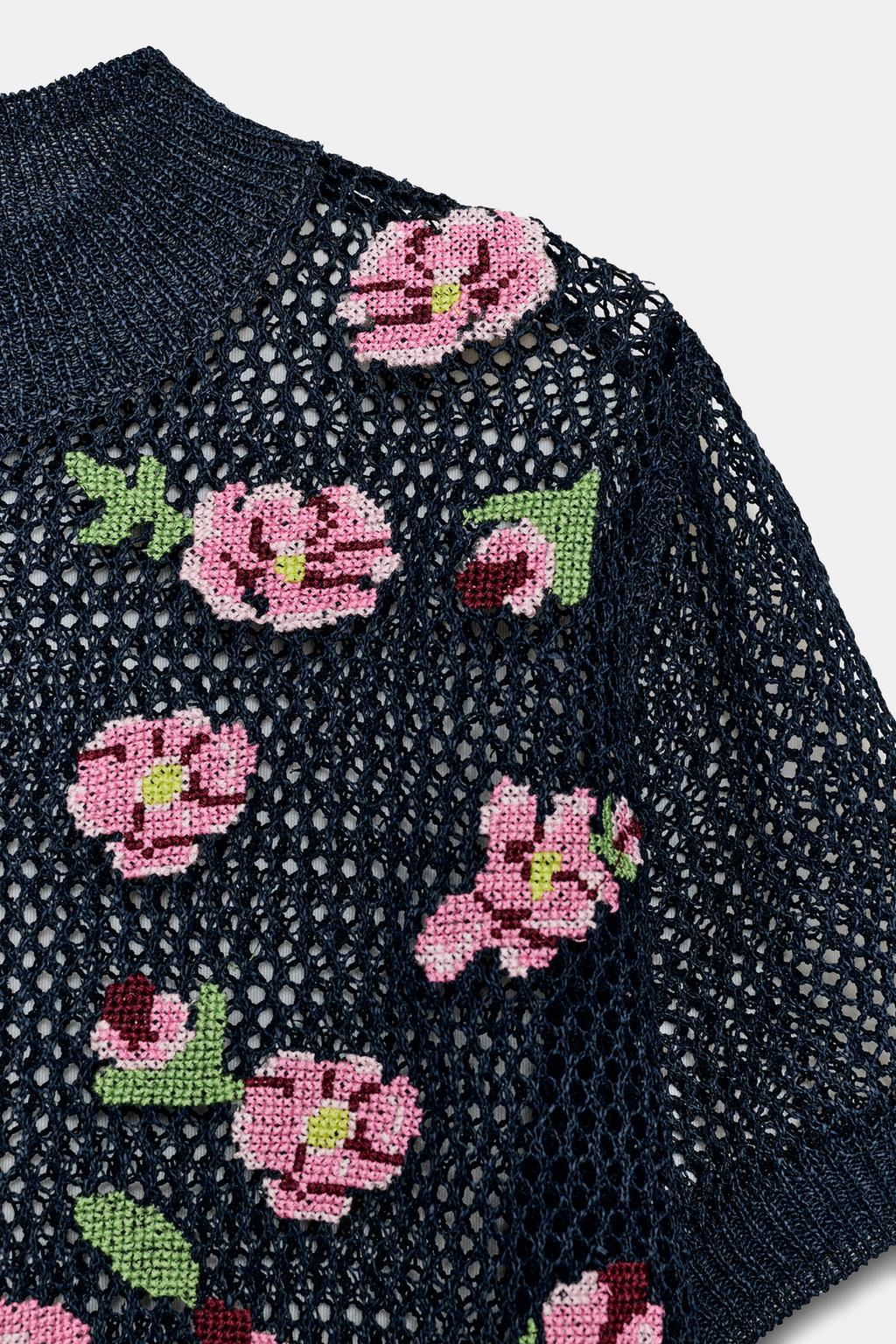 ТОП С ВЫШИТЫМИ ЦВЕТАМИ