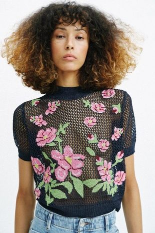 Топ с вышитыми цветами- Заказать в России