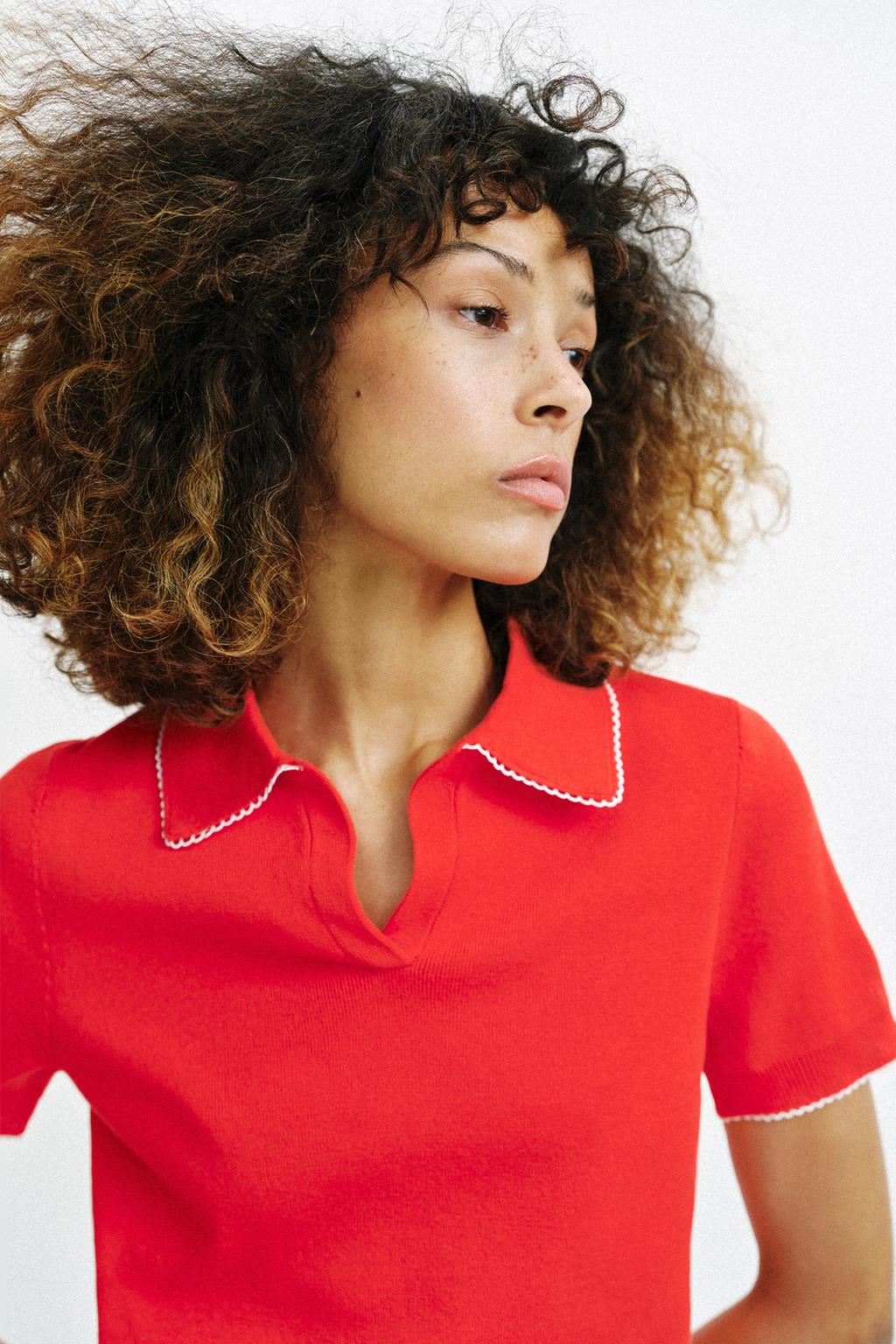 КОНТРАСТНОЕ ПОЛО С КРУЖЕВОМ