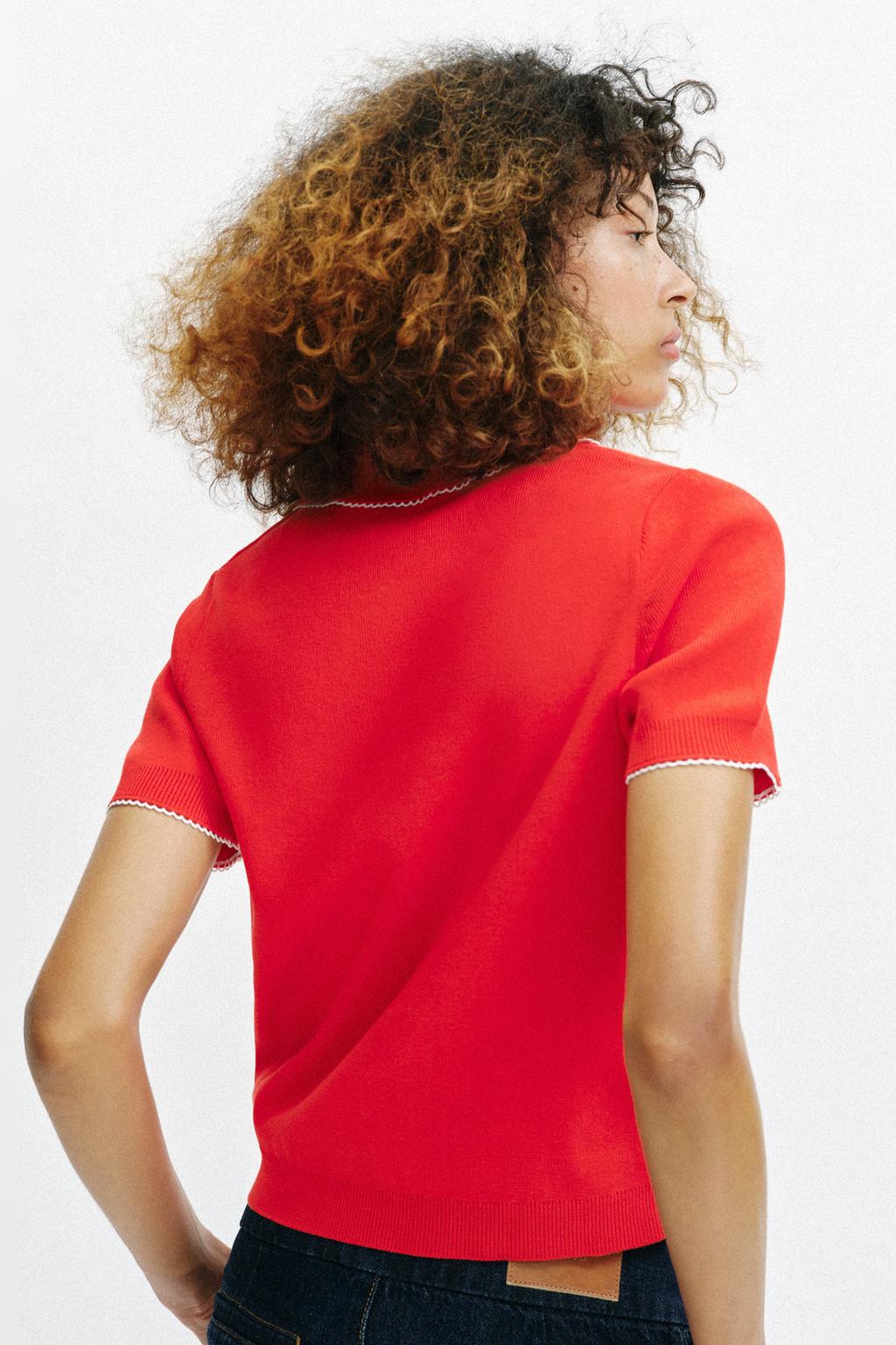 КОНТРАСТНОЕ ПОЛО С КРУЖЕВОМ