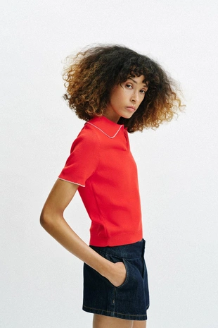 Контрастное поло с кружевом