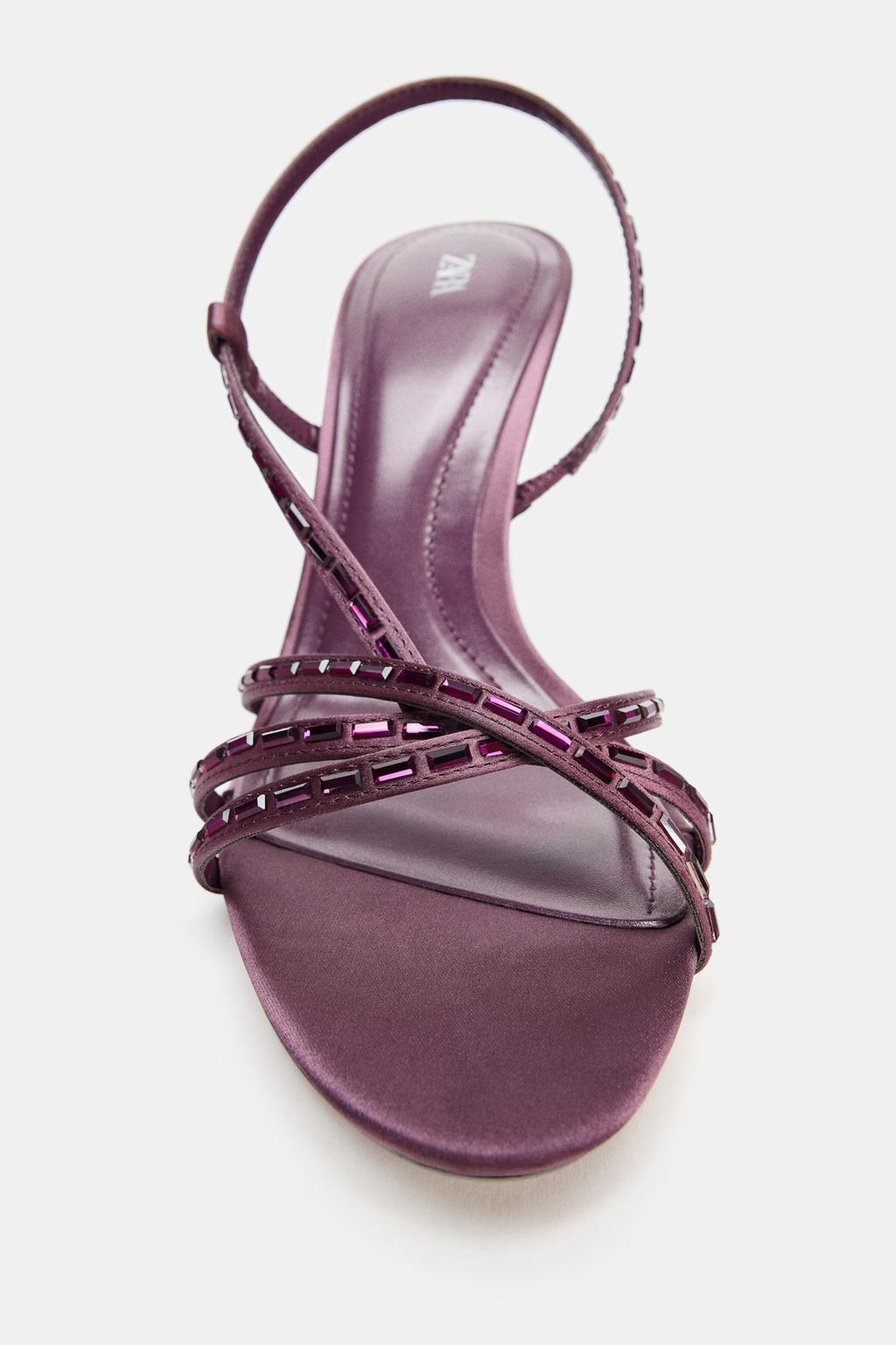 БОСОНОЖКИ НА КАБЛУКЕ С БЛЕСТЯЩИМИ РЕМЕШКАМИ