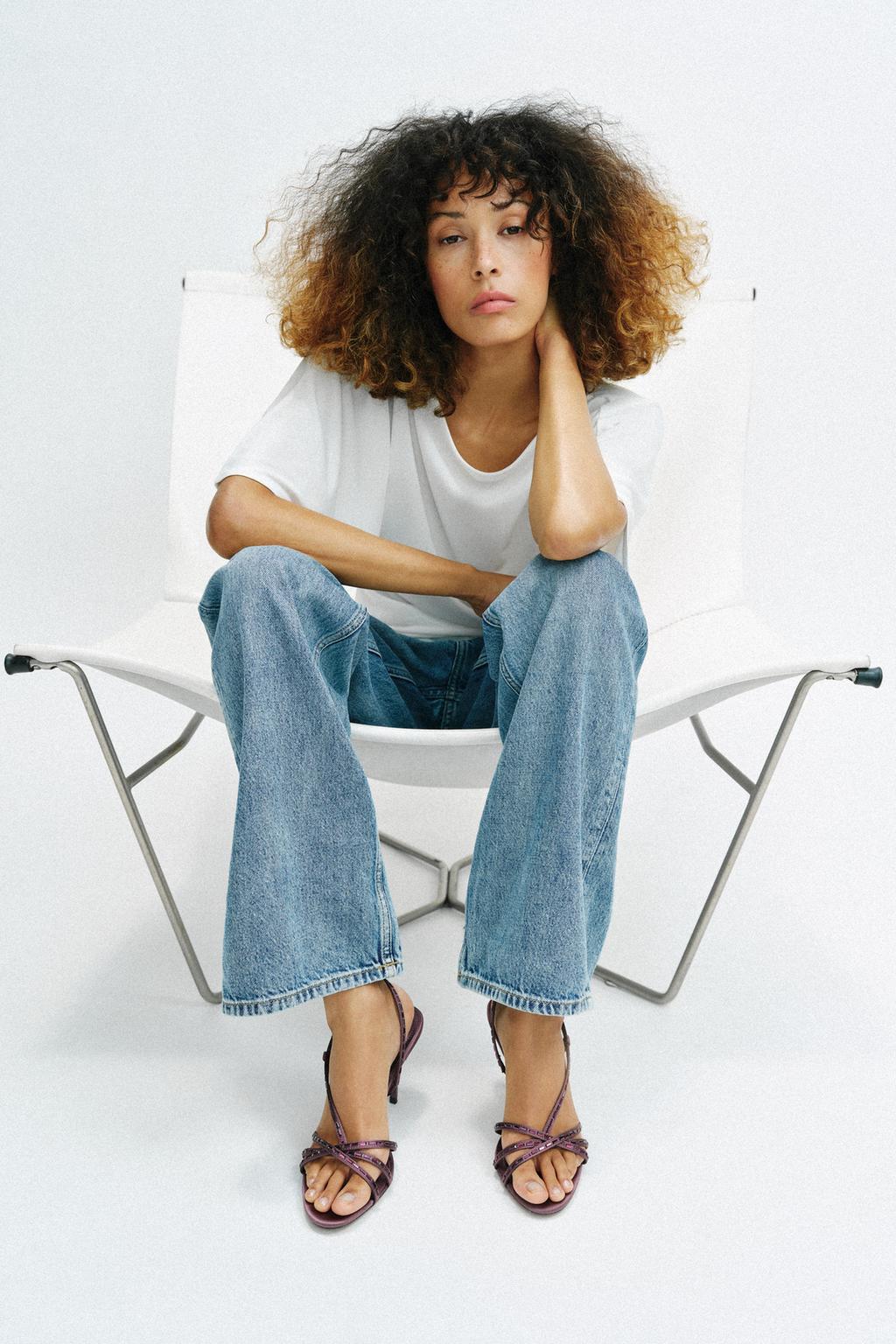 БОСОНОЖКИ НА КАБЛУКЕ С БЛЕСТЯЩИМИ РЕМЕШКАМИ