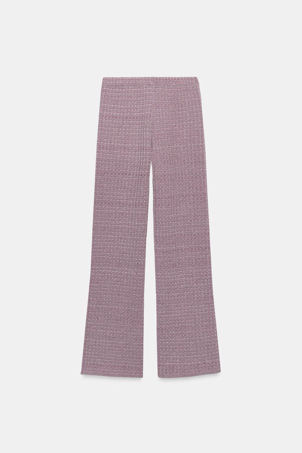 ЭЛАСТИЧНЫЕ БРЮКИ ИЗ РЕЛЬЕФНОЙ ТКАНИ