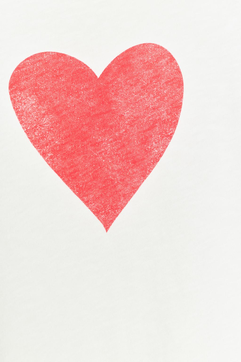 ФУТБОЛКА С СЕРДЦЕМ И КОРОТКИМ РУКАВОМ