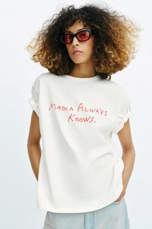 Футболка с надписью и короткими рукавами- Заказать в России