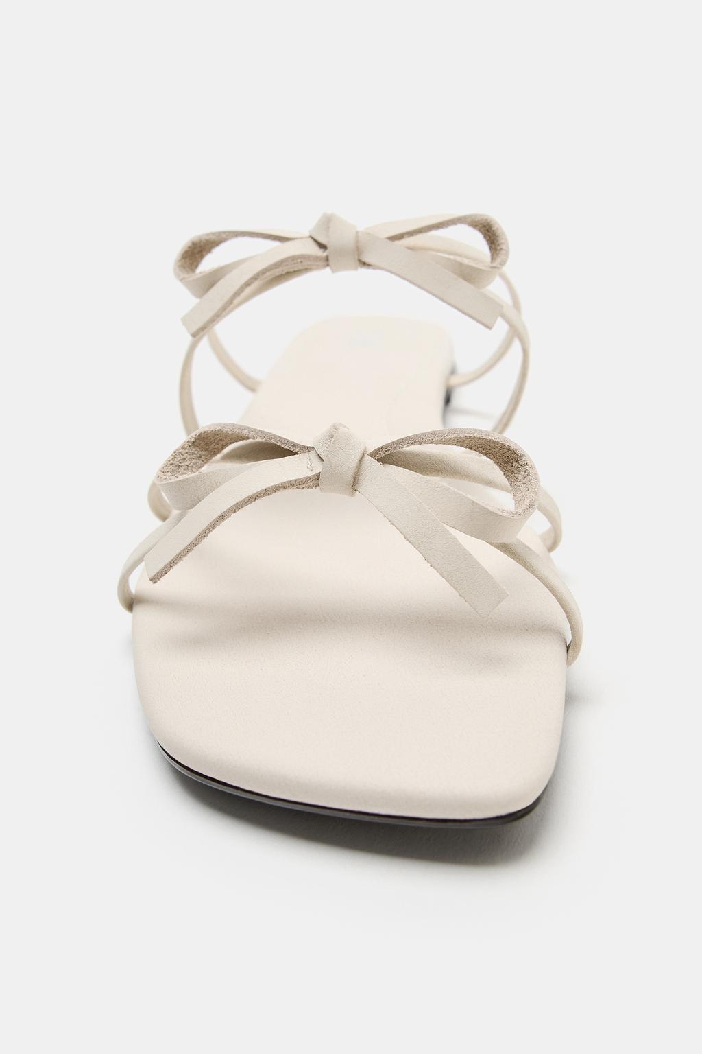 КОЖАНЫЕ САНДАЛИИ С БАНТАМИ