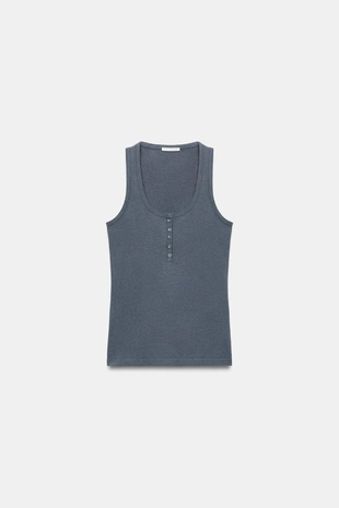 Топ с льняными пуговицами