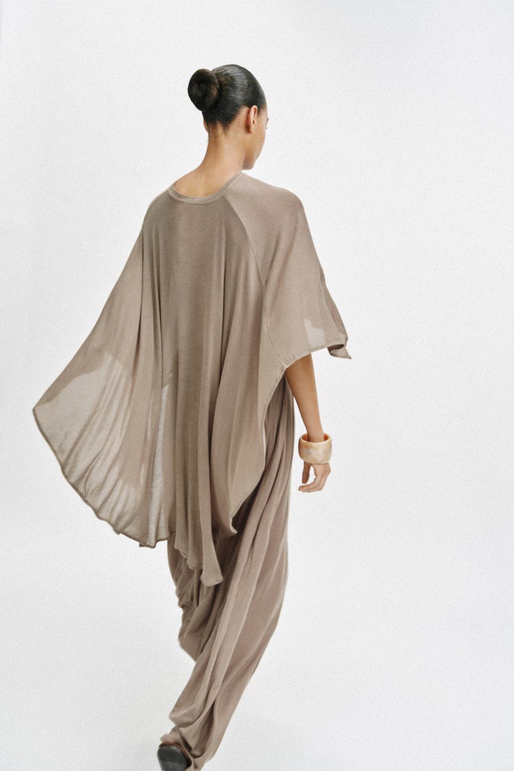 ТОП-НАКИДКА АСИММЕТРИЧНОГО КРОЯ