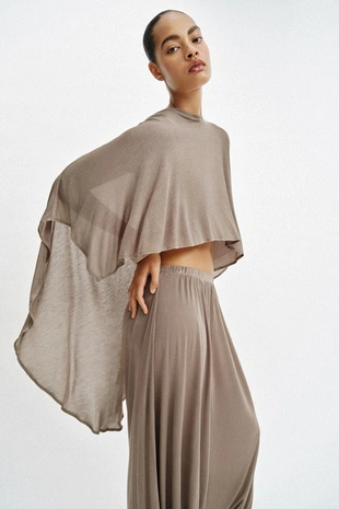 Топ-накидка асимметричного кроя- Заказать в России