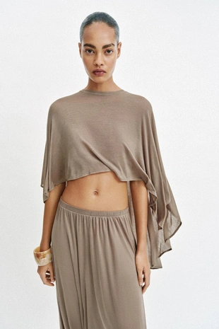 Топ-накидка асимметричного кроя- Заказать в России