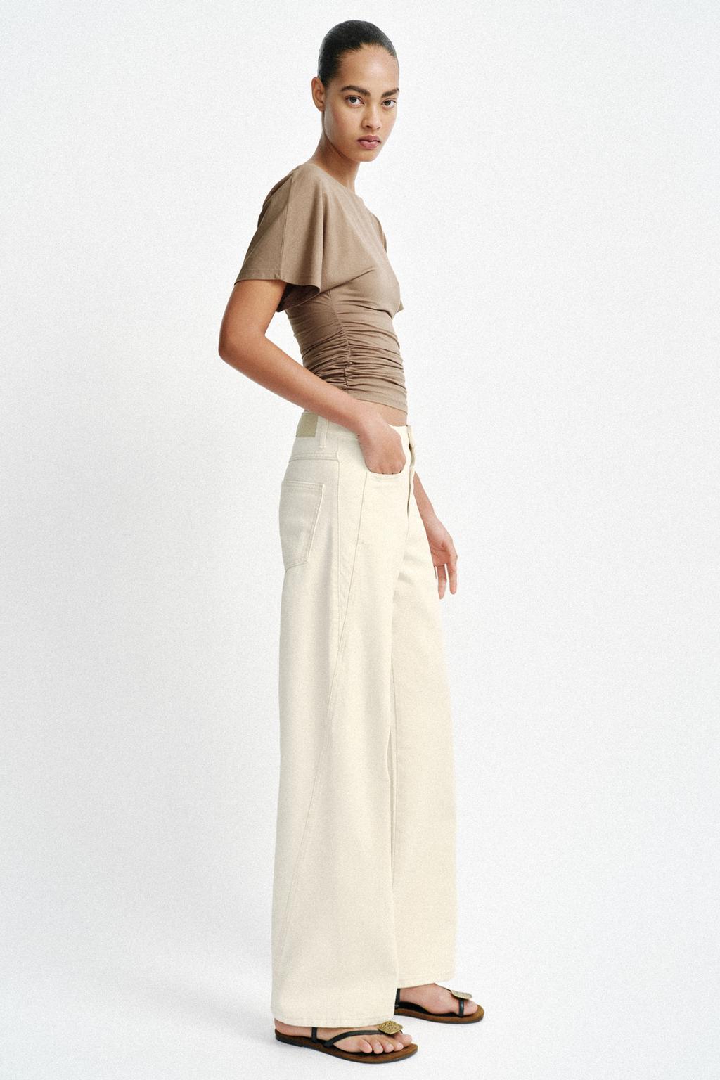 ФУТБОЛКА С ДРАПИРОВКОЙ И КОРОТКИМИ РУКАВАМИ