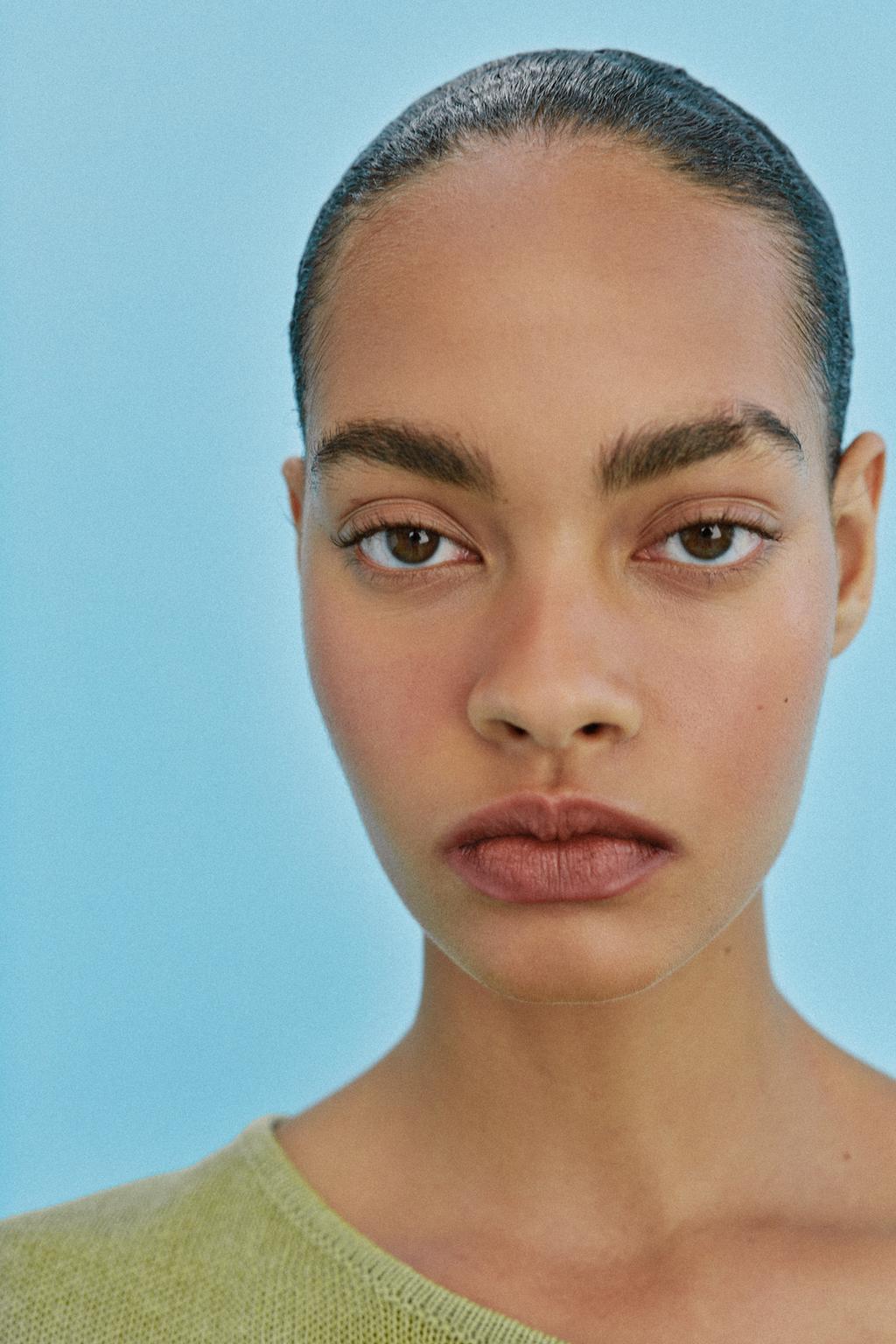 ТРИКОТАЖНЫЙ ТОП С ДЕКОРОМ