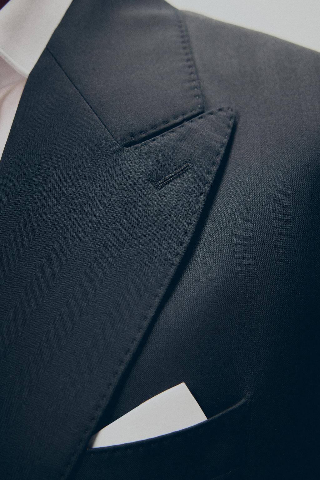 ДВУБОРТНЫЙ КОСТЮМНЫЙ БЛЕЙЗЕР ИЗ 100% ШЕРСТИ