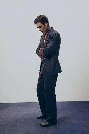 Брюки Relaxed Fit из 100% шерсти с защипами- Заказать в России