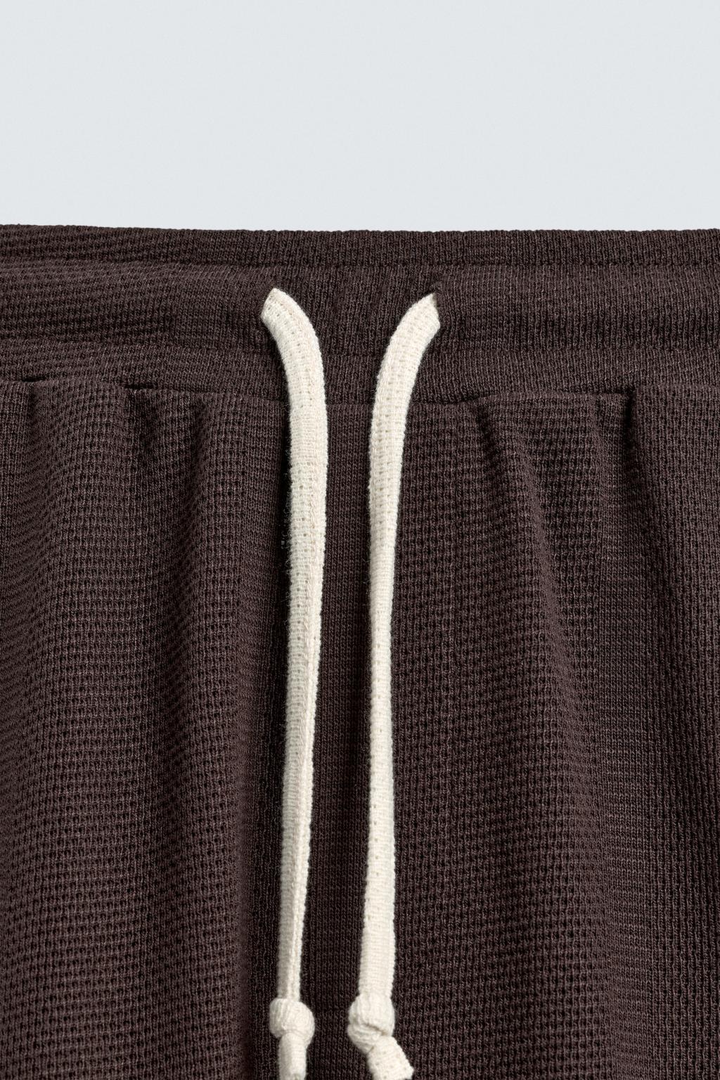 ШОРТЫ В СТИЛЕ РЕТРО ФУТБОЛ С КОНТРАСТНЫМИ ЭЛЕМЕНТАМИ