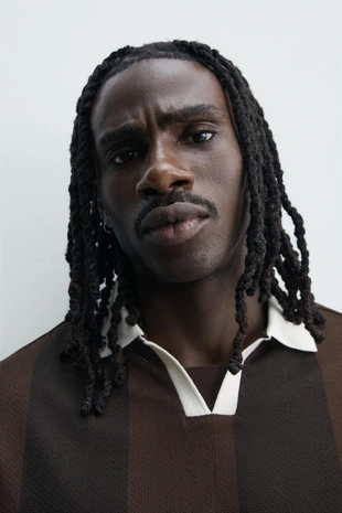 Поло в стиле ретро футбол с контрастным принтом- Заказать в России