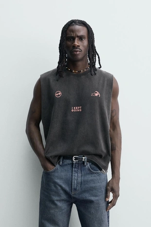 Майка из ткани с эффектом потертости и принтом- Заказать в России