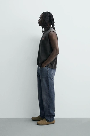 Майка из ткани с эффектом потертости и принтом- Заказать в России