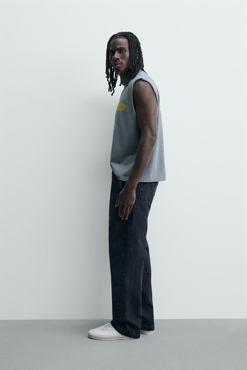 МАЙКА ИЗ ТКАНИ С ЭФФЕКТОМ ПОТЕРТОСТИ С ПРИНТОМ