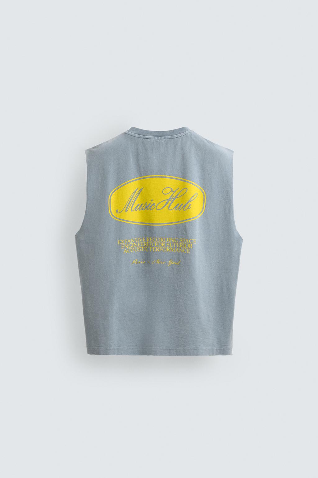 МАЙКА ИЗ ТКАНИ С ЭФФЕКТОМ ПОТЕРТОСТИ С ПРИНТОМ