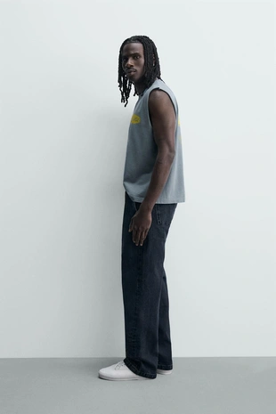 Майка из ткани с эффектом потертости с принтом- Заказать в России