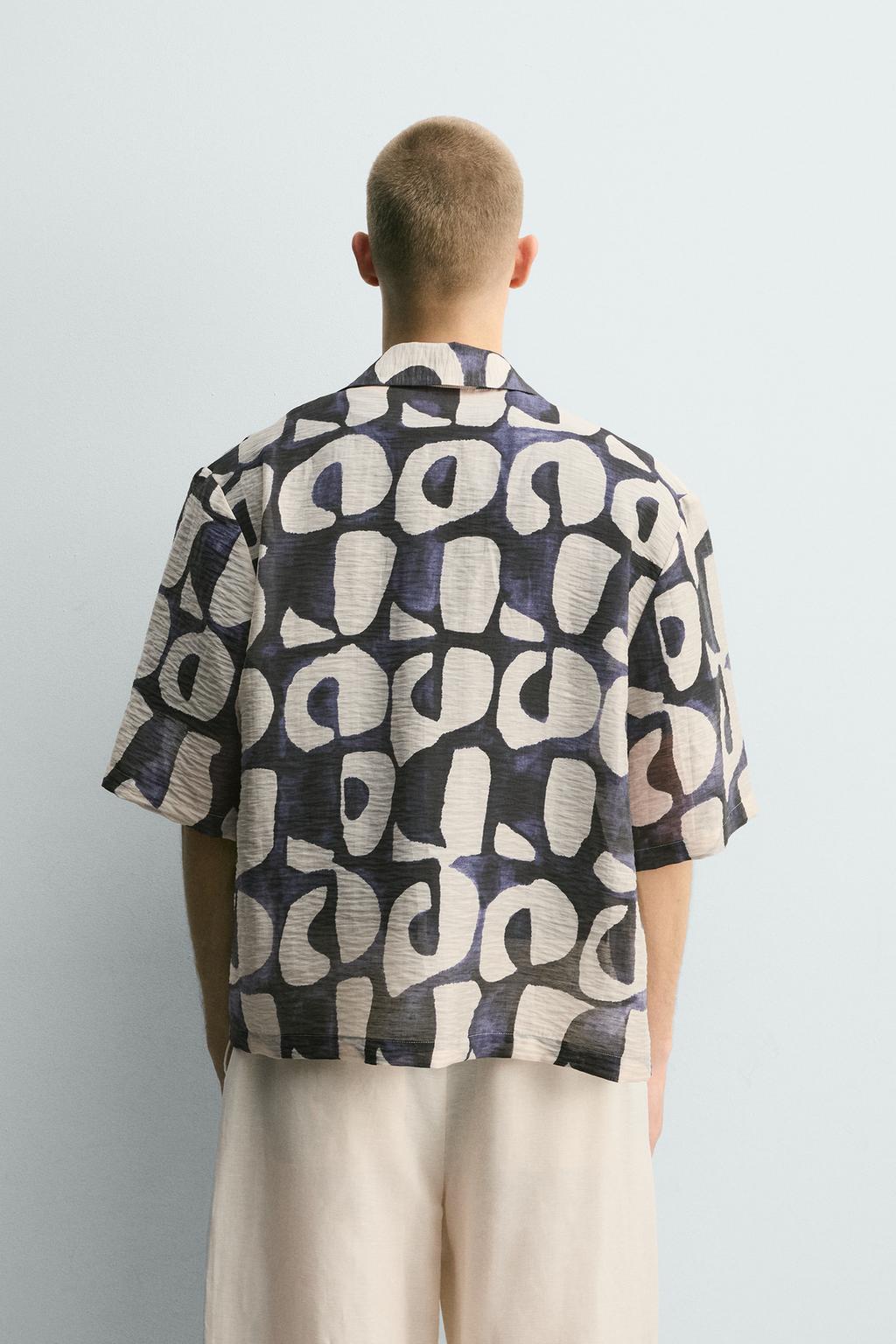 РУБАШКА С ГЕОМЕТРИЧЕСКИМ ПРИНТОМ