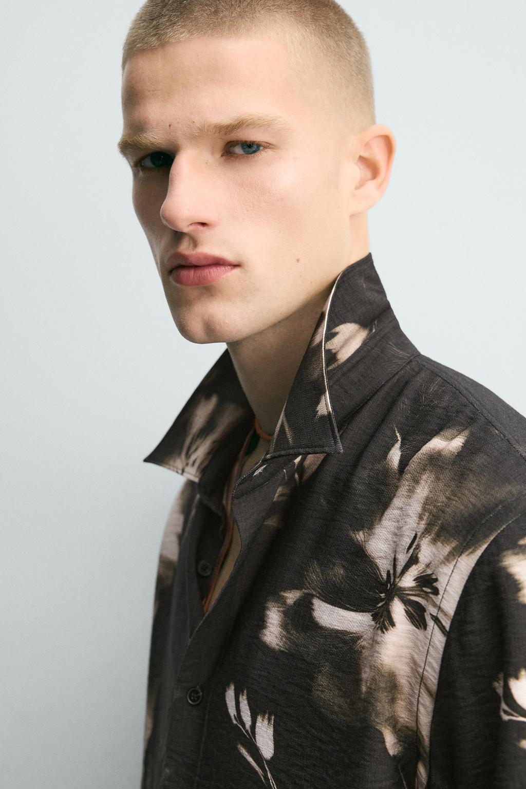 РУБАШКА СТРУЯЩЕГОСЯ ПОКРОЯ С ЦВЕТОЧНЫМ ПРИНТОМ