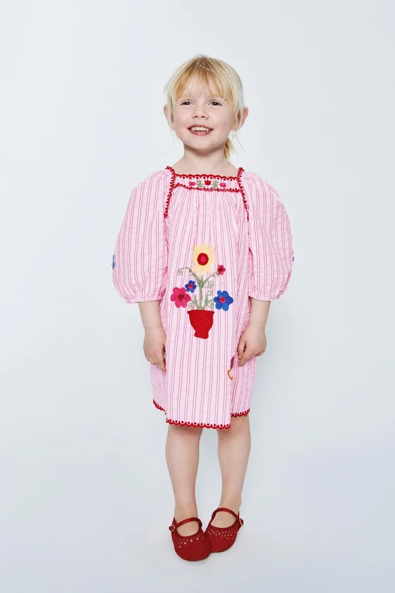 ПЛАТЬЕ В ПОЛОСКУ С ВЫШИВКОЙ SISSEL EDELBO X ZARA KIDS