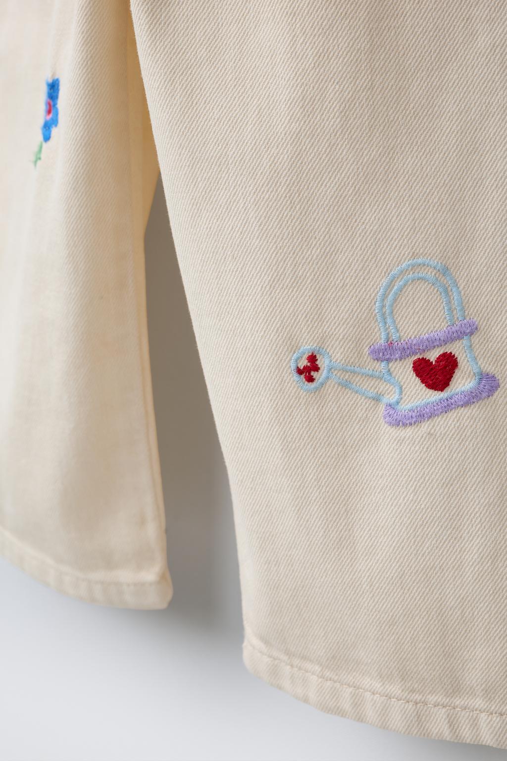 ДЛИННЫЙ КОМБИНЕЗОН ИЗ ТВИЛА С ВЫШИВКОЙ SISSEL EDELBO X ZARA KIDS